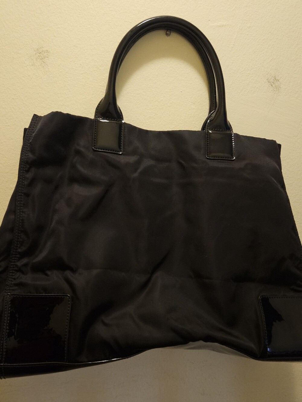 Tory BURCH Black Nylon And Patent Trim Ella Tote Bag with Quilted Medallion - Picture 2 of 7